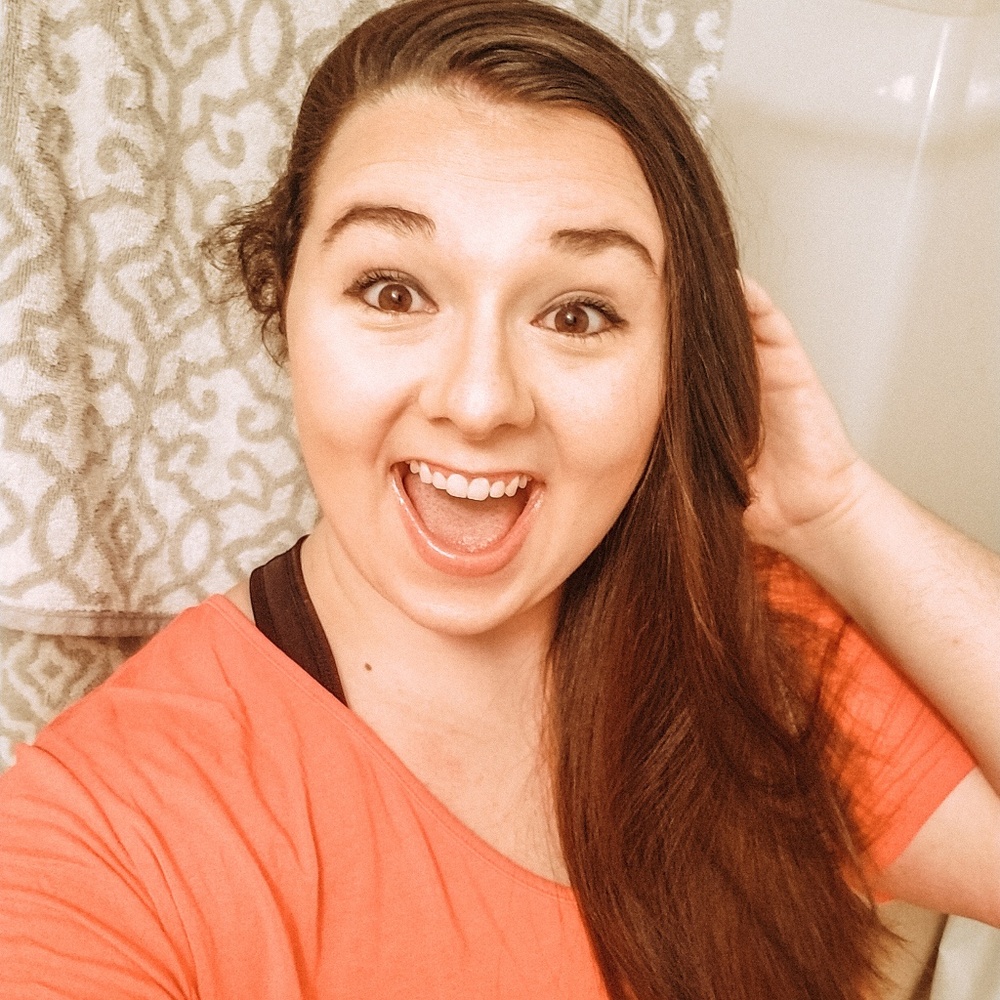 Hi!!! My name is Courtney Thompson 😘